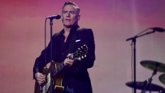 Bryan Adams: "Il successo di "Everything I Do"? Non me ne sono accorto, mi tenevano sempre in tour!"