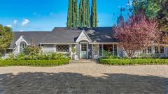 Pamela Anderson e Tommy Lee, i figli vendono la casa di Malibu e si trasferiscono in una nuova casa a Encino