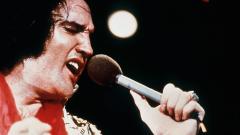 "Elvis morì per problemi di salute congeniti, non a causa delle dipendenze". Una nuova biografia fa luce sulla scomparsa del Re