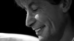 The Rolling Stones, pubblicato il video ufficiale di Living In The Heart Of Love dedicato a Charlie Watts. Guardalo qui