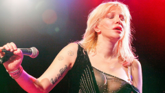Courtney Love chiede scusa a Dave Grohl e Trent Reznor dopo le accuse: "Devo imparare ad essere più responsabile con le parole"