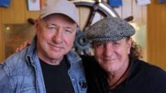 Brian Johnson e l'intervista con Mark Knopfler dei Dire Straits: "ecco cosa ha ispirato Sultans Of Swing". Guarda il video