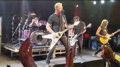 I Metallica sono tornati a sorpresa in concerto in un club di San Francisco. Guarda i video dello show e la scaletta