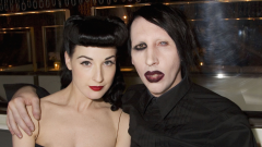 Dita Von Teese rompe il silenzio in difesa di Marilyn Manson: "Se fosse stato così non lo avrei sposato"