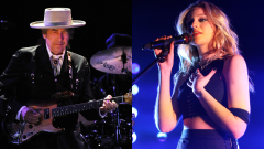 Va al concerto della pop star Dylan convinto di vedere Bob Dylan. Lei si scusa e suona Knockin' On Heaven's Door per lui
