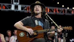Eddie Vedder presenterà il suo nuovo singolo durante un evento online di beneficenza