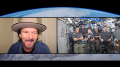 Pearl Jam, Eddie Vedder ha intervistato gli astronauti della Stazione Spaziale Internazionale. Guarda il video