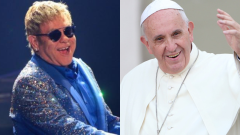 Elton John ringrazia Papa Francesco per l'apertura alle unioni civili. Guarda il suo messaggio