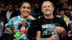 Flea racconta la sua storia d'amore con la moglie Melody Ehsani: "Per lei i miei interessi non sono fantasie passeggere"