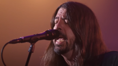 I Foo Fighters hanno suonato Waiting On A War e No Son Of Mine in diretta da Jimmy Kimmel. Guarda l'esibizione