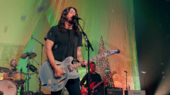 I Foo Fighters hanno suonato in streaming per la serie Holiday Plays. Guarda il concerto completo