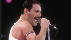 Freddie Mercury, annunciato il documentario BBC sulla sua storia "A Life in Ten Pictures". Guarda la prima puntata