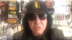 Coronavirus, il tributo di Gene Simmons dei KISS per i medici, i pompieri e i produttori alimentari. Guarda il video