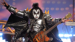 KISS, Gene Simmons contro chi rifiuta il vaccino: "pazienza se un idiota si ammala, mi preoccupa che possa far ammalare gli altri!"
