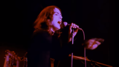 Genesis, pubblicato in 4K lo storico concerto agli Shepperton Studios del 1973. Guardalo qui