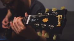 Coronavirus, Gibson lancia le HomeMade Sessions, una web serie con gli artisti che suonano da casa. Guardali qui