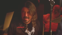Foo Fighters, Dave Grohl torna con le Hanukkah Sessions: quest'anno è uno show dal vivo. Guarda il video 