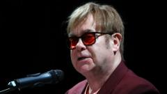 Elton John sul suo stato di salute: "Ho perso la vista dall'occhio destro e il sinistro non funziona benissimo"