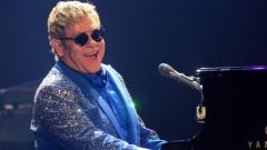 Elton John avrebbe speso "oltre 600 sterline" in un fast food dopo il concerto a Glasgow. Guarda la foto