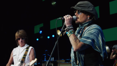Johnny Depp e Jeff Beck pubblicano il video ufficiale di Isolation, la loro cover di John Lennon. Guardalo QUI