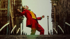 Joker, annunciato ufficialmente il sequel del film! Guarda la foto con Joaquin Phoenix