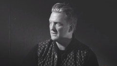 Josh Homme pubblica due videoclip inediti creati da due studenti di cinema: uno è italiano! Guardali qui