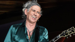 Keith Richards racconta la sua dipendenza dalla droga: "Serviva per gestire la pressione della fama e per scappare via da tutto"