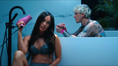 Machine Gun Kelly: Megan Fox è la protagonista del nuovo video "Bloody Valentine". Guardalo qui