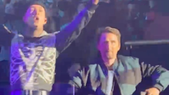 Matt Bellamy,  sorpreso dalle telecamere, si mette a ballare con i figli al concerto dei Twenty One Pilots. Guarda il video