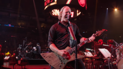 I Metallica pubblicano il video di "Moth Into Flame" da "S&M2". Guardalo qui