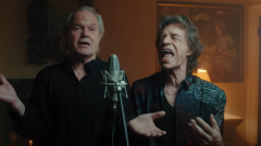 Mick Jagger insieme a suo fratello Chris nel nuovo inedito Anyone Seen My Heart?. Guarda il video