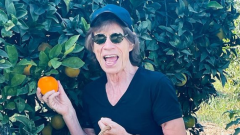 Mick Jagger in vacanza in Sicilia: "Un po' di relax in Italia dopo aver scritto qualche canzone". Guarda le foto