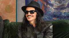 Brian Molko: "Sono stanco di essere un'icona glam. Bowie diceva: se ti senti a tuo agio, vuol dire che stai sbagliando"