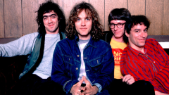 R.E.M, Radio Free Europe: la storia del primo grande singolo della band di Michael Stipe