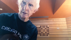 The Doors, Robby Krieger insegna a suonare "People Are Strange" per i fan in quarantena. Guarda qui il tutorial