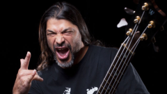 Metallica, Robert Trujillo rivela perché non ha mai scritto molto materiale per la band: "Ognuno contribuisce a suo modo"