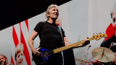Roger Waters pubblica la versione di Money registrata dal vivo per il film Us + Them. Guardala qui