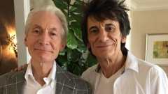 The Rolling Stones, Ronnie Wood: "Lo spirito di Charlie Watts è con noi sul palco, sempre"