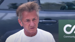 Coronavirus, Sean Penn pagherà di tasca sua i tamponi per i più poveri di Los Angeles