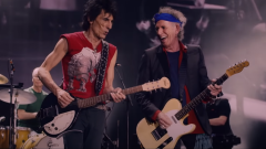 Coronavirus, i Rolling Stones trasmettono il Live at Hyde Park per i fan in quarantena. Guardalo qui