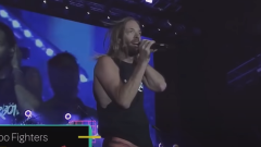 Taylor Hawkins canta Somebody To Love dei Queen durante il suo ultimo concerto. Guarda il video