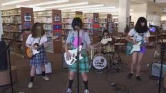 Le Linda Lindas, la band punk delle ragazzine che suonavano in biblioteca, hanno firmato con la Epitaph Records!