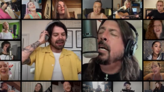 Times Like These dei Foo Fighters diventa l'inno contro il coronavirus. Ascolta la versione con Dave Grohl, Chris Martin, Biffy Clyro...