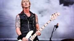 Duff McKagan racconta perché scelse di lasciare Seattle: "L'eroina aveva decimato i miei amici. Era l'unica via per sopravvivere"