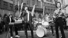 The Doors: ecco perché Jim Morrison si rifiutò di cantare la versione originale di Touch Me. Ecco la storia
