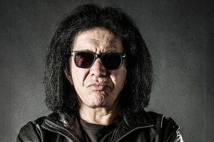 Gene Simmons offre la possibilità di diventare il suo roadie in una data del tour (ma pagando 12.000 dollari) Gene Simmons offre la possibilità di diventare il suo roadie in una data del tour (ma pagando 12.000 dollari)