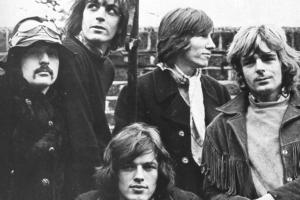 Pink Floyd, David Gilmour definisce qual è l'unica rockstar paragonabile a Syd Barrett