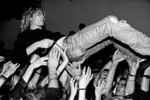 Nirvana, il primo vinile della band trasmesso in radio all’asta per migliaia di dollari Nirvana, il primo vinile della band trasmesso in radio all’asta per migliaia di dollari