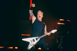Metallica: i fan provocano un piccolo terremoto sulle note di Enter Sandman durante il concerto in Virginia. Guarda i video