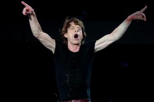 Mick Jagger: allenamenti fino a 6 giorni a settimana per rimanere in forma. Ecco come fa
